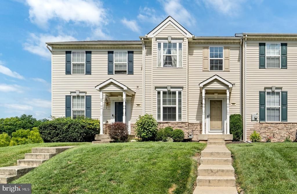 363 Bruaw Drive, York, PA 17406 Main Photo