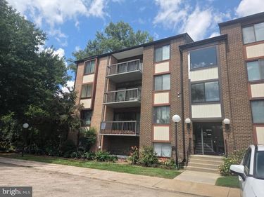 9730 KINGSBRIDGE DRIVE, Unit 301, FAIRFAX, VA 22031