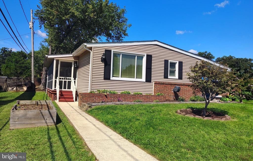 1300 GILBERT PLACE , GLEN BURNIE, MD 21061