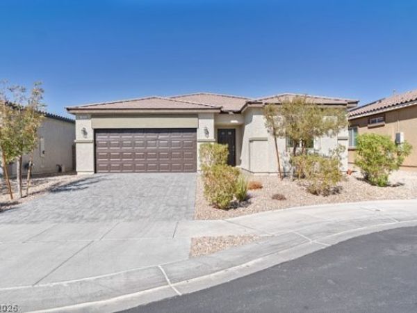 7915 Pearly Court, North Las Vegas, NV 89084