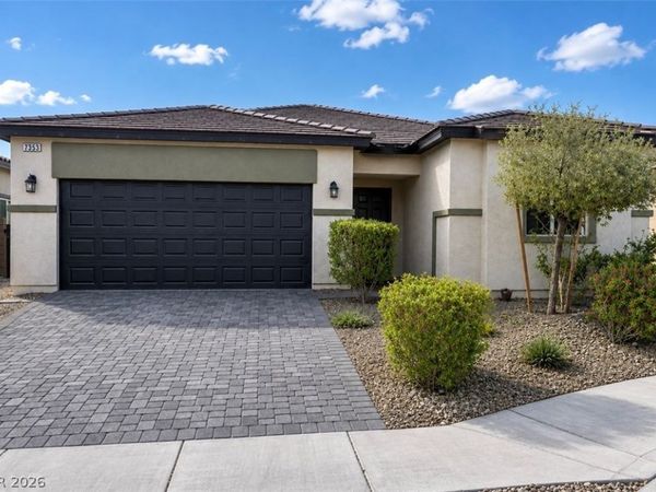 7915 Pearly Court, North Las Vegas, NV 89084