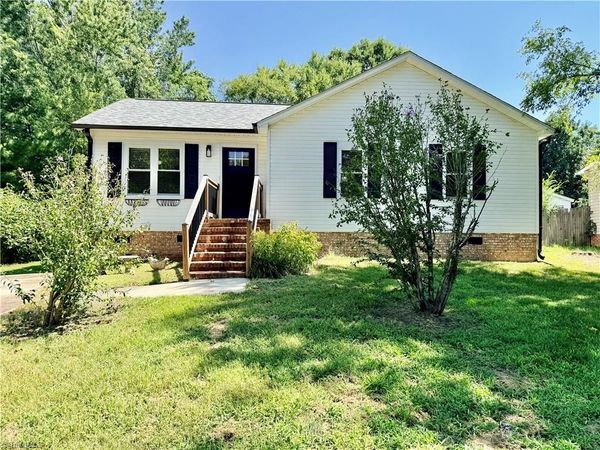 112 Parkdale Drive , Thomasville, NC 27360