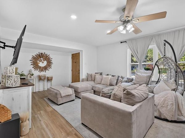 3125 Rainbow Drive, Grand Prairie, TX 75052