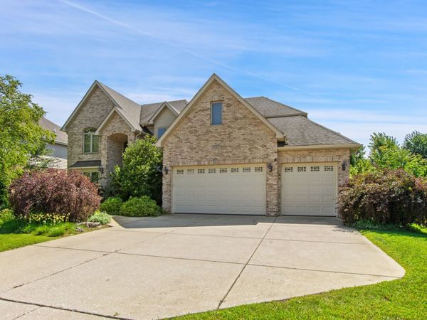 2104 Westover Road , North Aurora, IL 60542