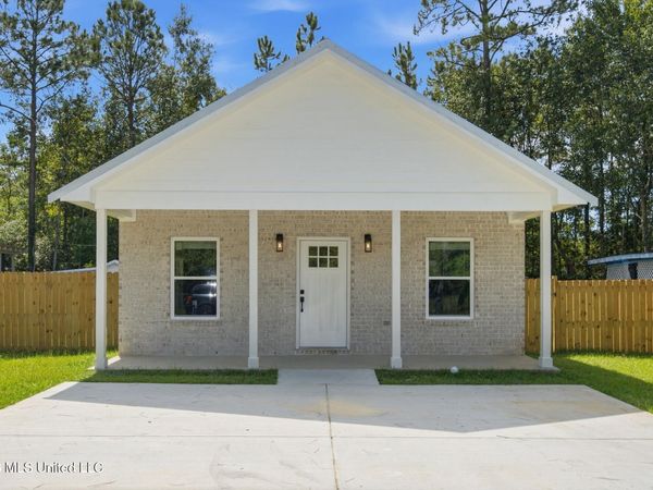 1805 Broadmoor Drive, Gautier, MS 39553