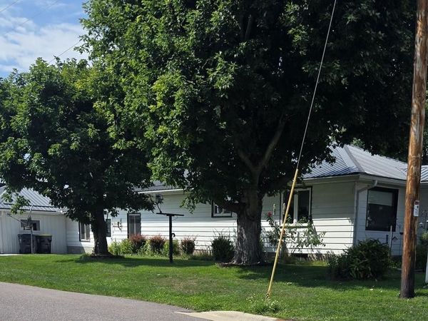 1403 Academy STREET, Elroy, WI 53929
