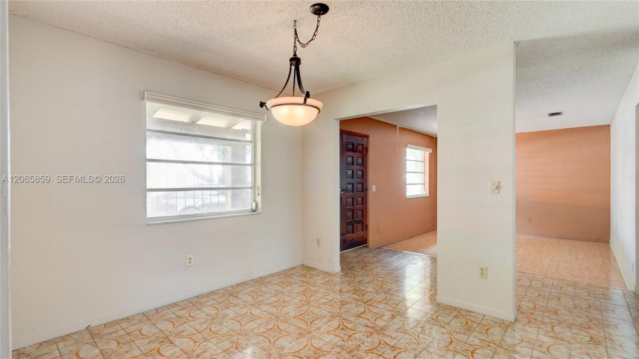 10710 SW 32nd St, Miami, FL 33165 Photo