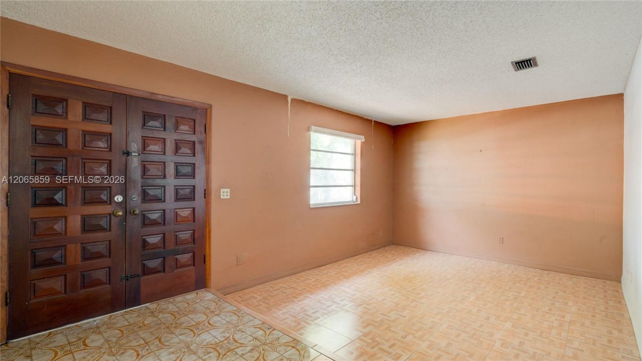 10710 SW 32nd St, Miami, FL 33165 Photo