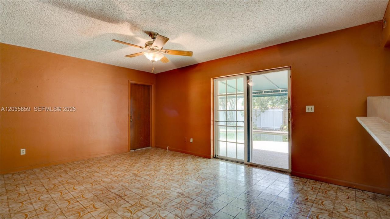 10710 SW 32nd St, Miami, FL 33165 Photo
