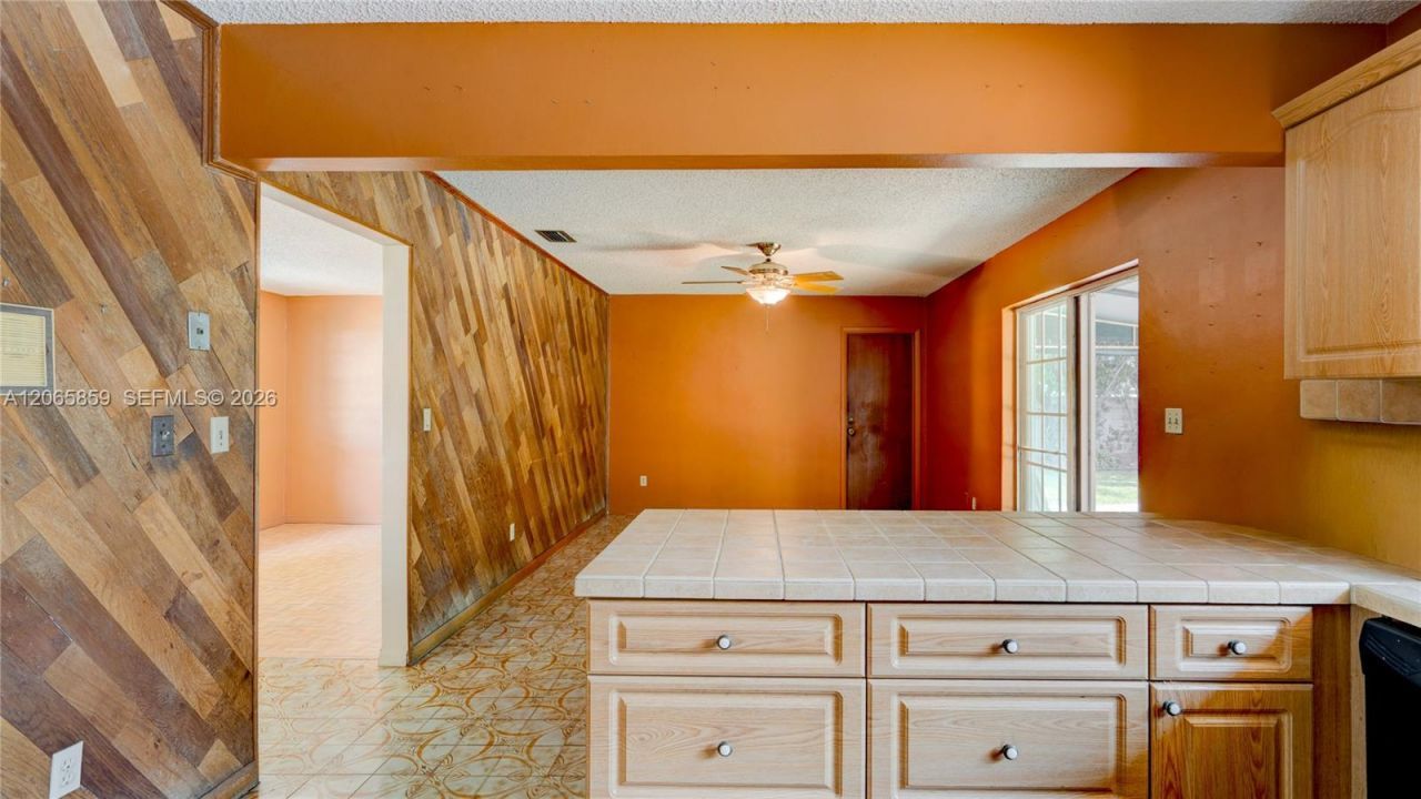 10710 SW 32nd St, Miami, FL 33165 Photo