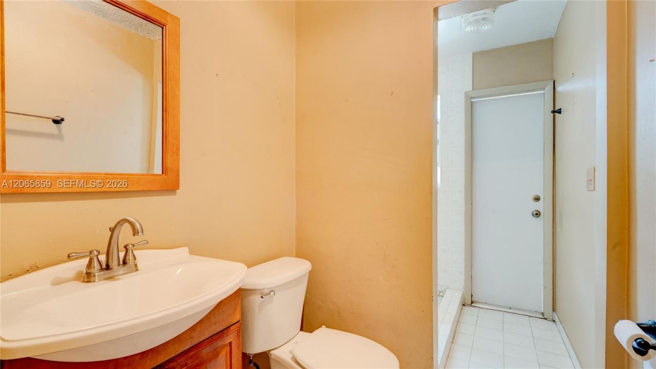 10710 SW 32nd St, Miami, FL 33165 Photo