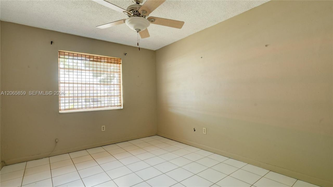10710 SW 32nd St, Miami, FL 33165 Photo