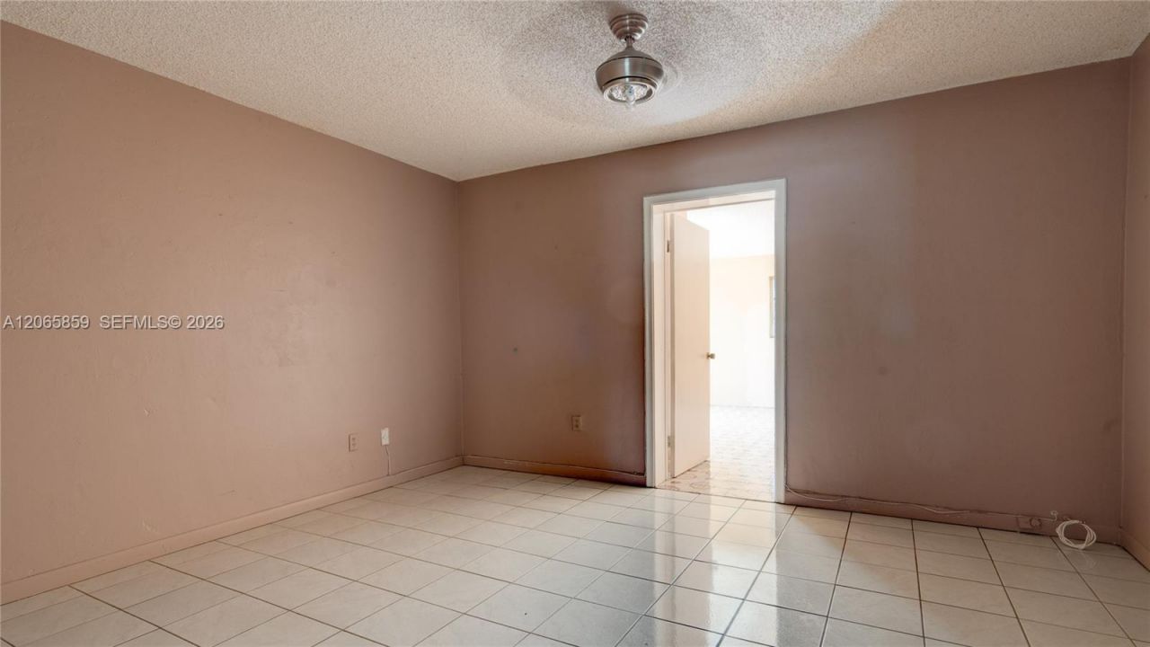10710 SW 32nd St, Miami, FL 33165 Photo