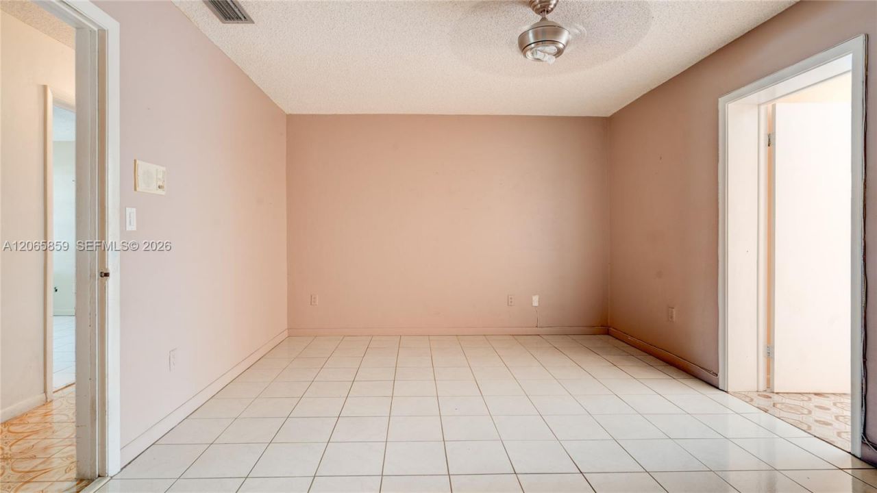10710 SW 32nd St, Miami, FL 33165 Photo