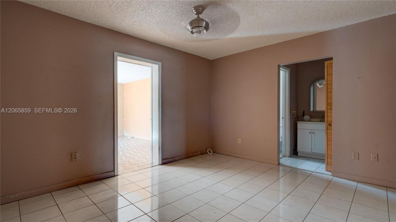 10710 SW 32nd St, Miami, FL 33165 Photo