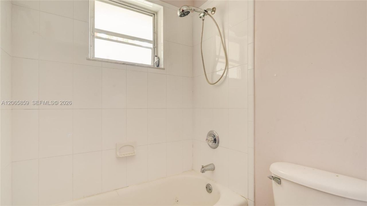 10710 SW 32nd St, Miami, FL 33165 Photo
