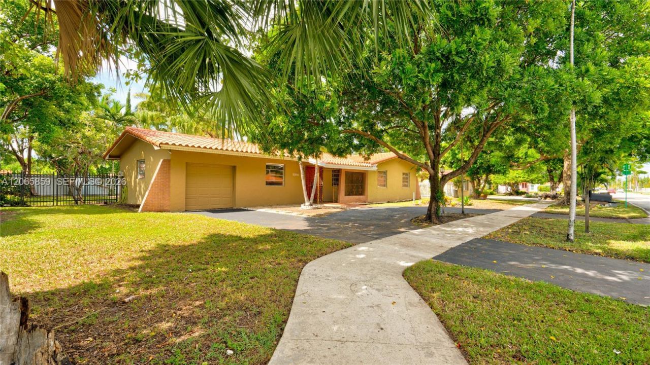 10710 SW 32nd St, Miami, FL 33165 Photo