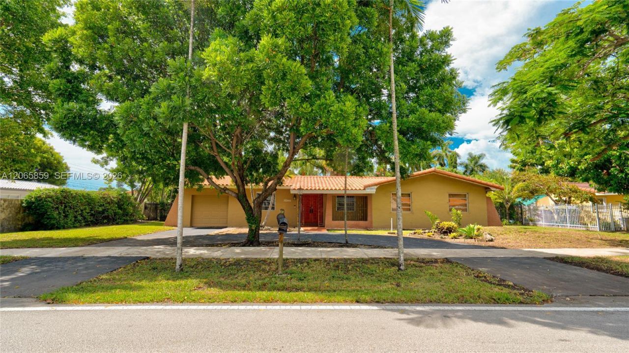 10710 SW 32nd St, Miami, FL 33165 Photo