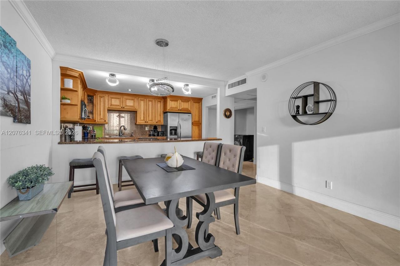 19370 Collins Ave , Unit 919, Sunny Isles Beach, FL 33160 Photo