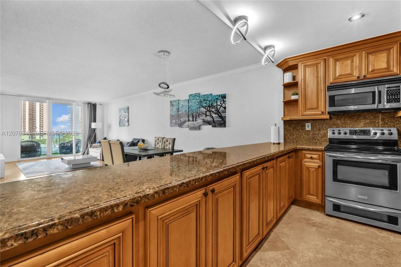 19370 Collins Ave , Unit 919, Sunny Isles Beach, FL 33160 Photo
