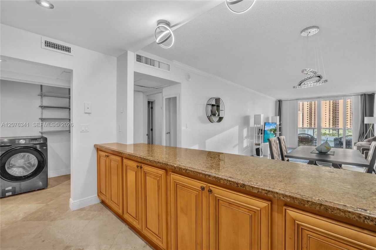 19370 Collins Ave , Unit 919, Sunny Isles Beach, FL 33160 Photo