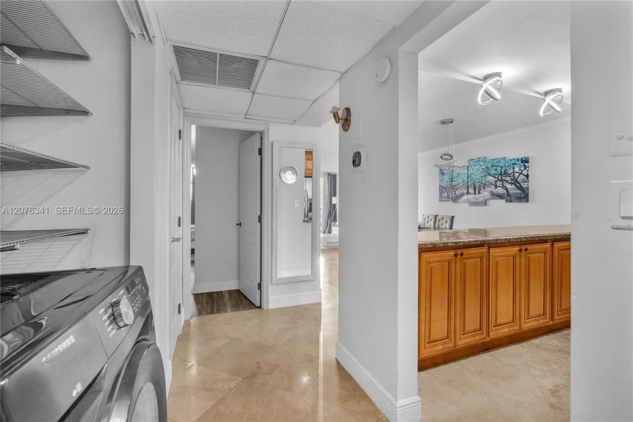 19370 Collins Ave , Unit 919, Sunny Isles Beach, FL 33160 Photo