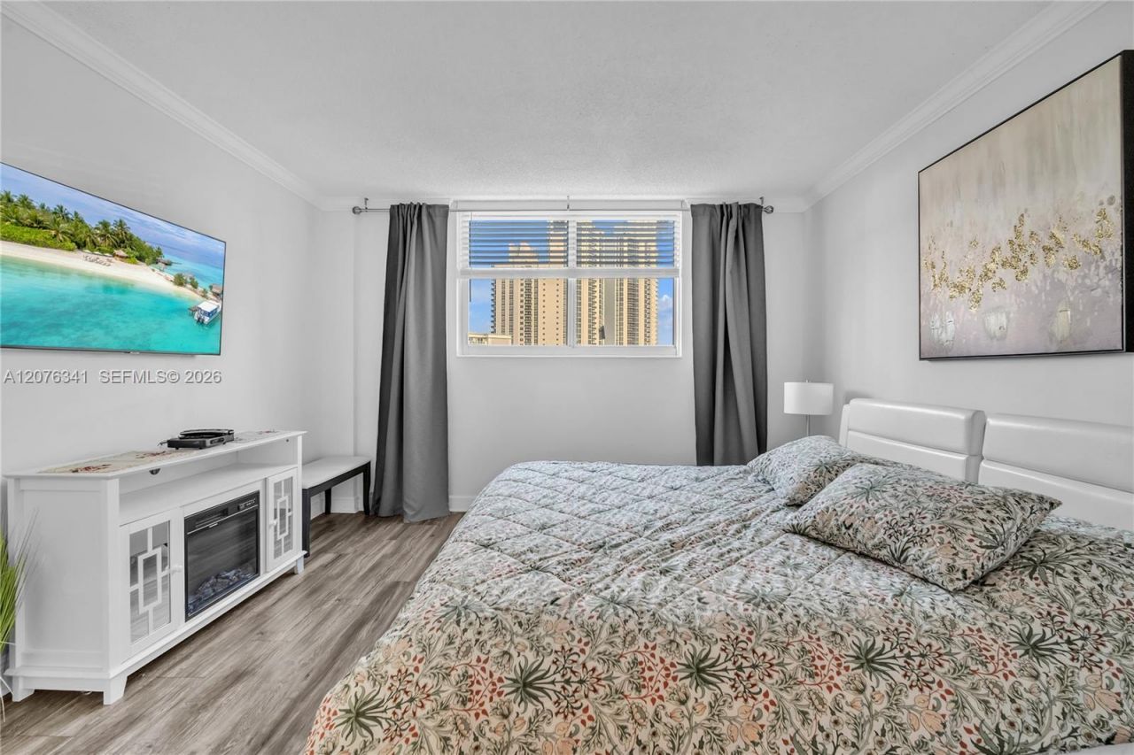 19370 Collins Ave , Unit 919, Sunny Isles Beach, FL 33160 Photo