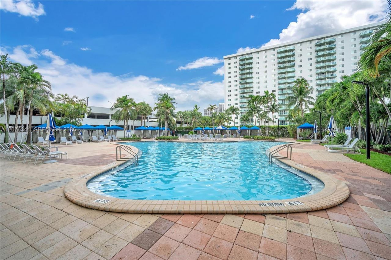 19370 Collins Ave , Unit 919, Sunny Isles Beach, FL 33160 Photo