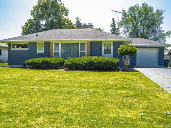 2301 Sweetbriar Street , Crest Hill, IL 60403