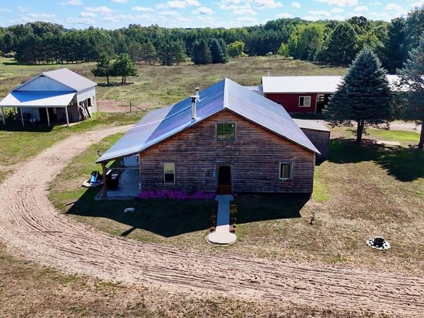 11276 N Pine Grove Road NE, Vestaburg, MI 48891