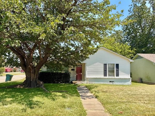 2225 N Shannon Street, Sherman, TX 75092
