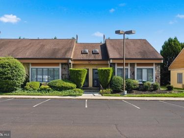 906 TOWN CENTER, DOYLESTOWN, PA 18901