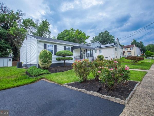 6233 MAGNOLIA AVENUE, PENNSAUKEN, NJ 08109