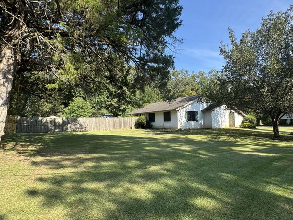 101 Whitaker Dr., Houston, MS 38851