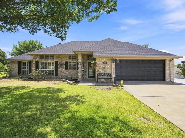 204 Cloverdale Street, Hillsboro, TX 76645