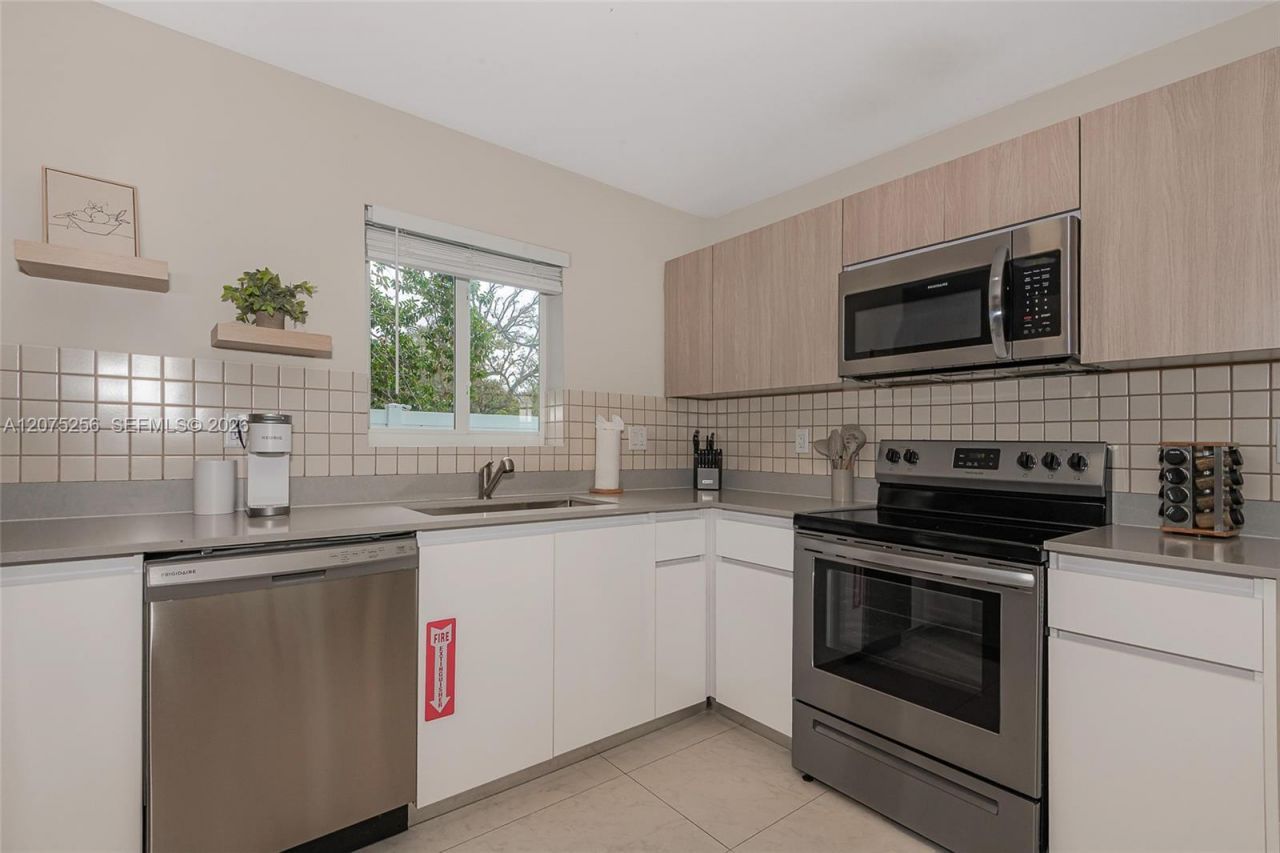 507 NW 8th Ave , Unit 1, Fort Lauderdale, FL 33311 Photo