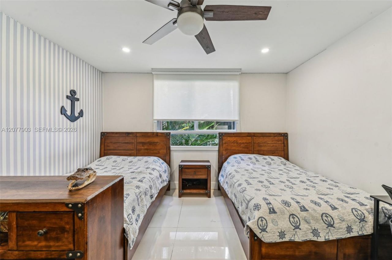 121 Crandon Blvd , Unit 251, Key Biscayne, FL 33149 Photo