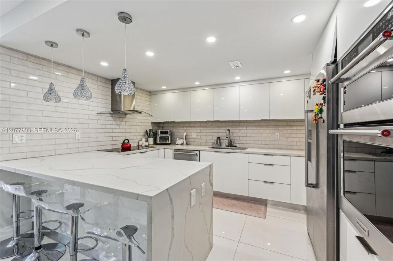 121 Crandon Blvd , Unit 251, Key Biscayne, FL 33149 Photo