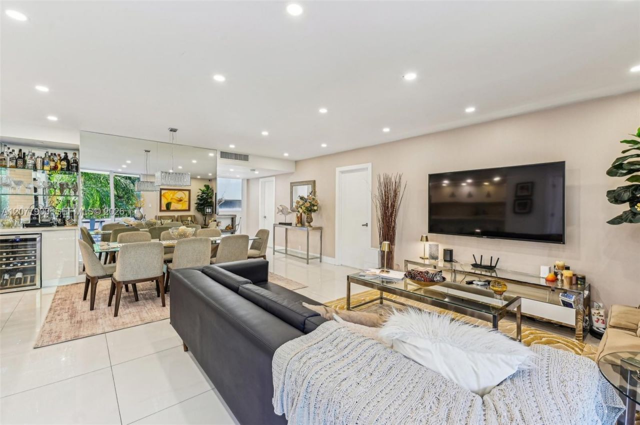 121 Crandon Blvd , Unit 251, Key Biscayne, FL 33149 Photo