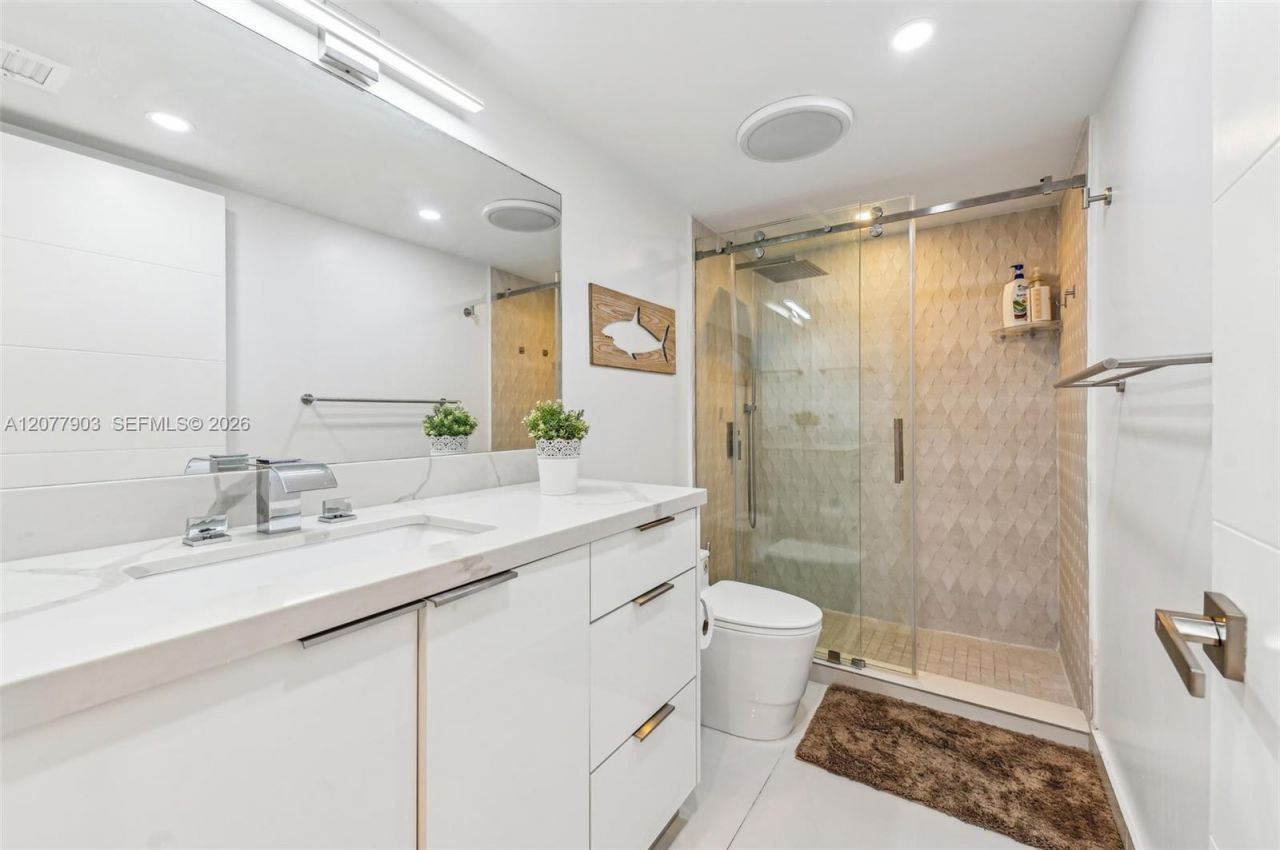 121 Crandon Blvd , Unit 251, Key Biscayne, FL 33149 Photo