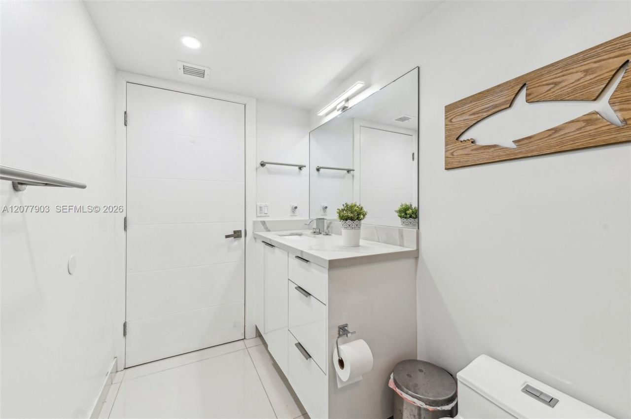 121 Crandon Blvd , Unit 251, Key Biscayne, FL 33149 Photo