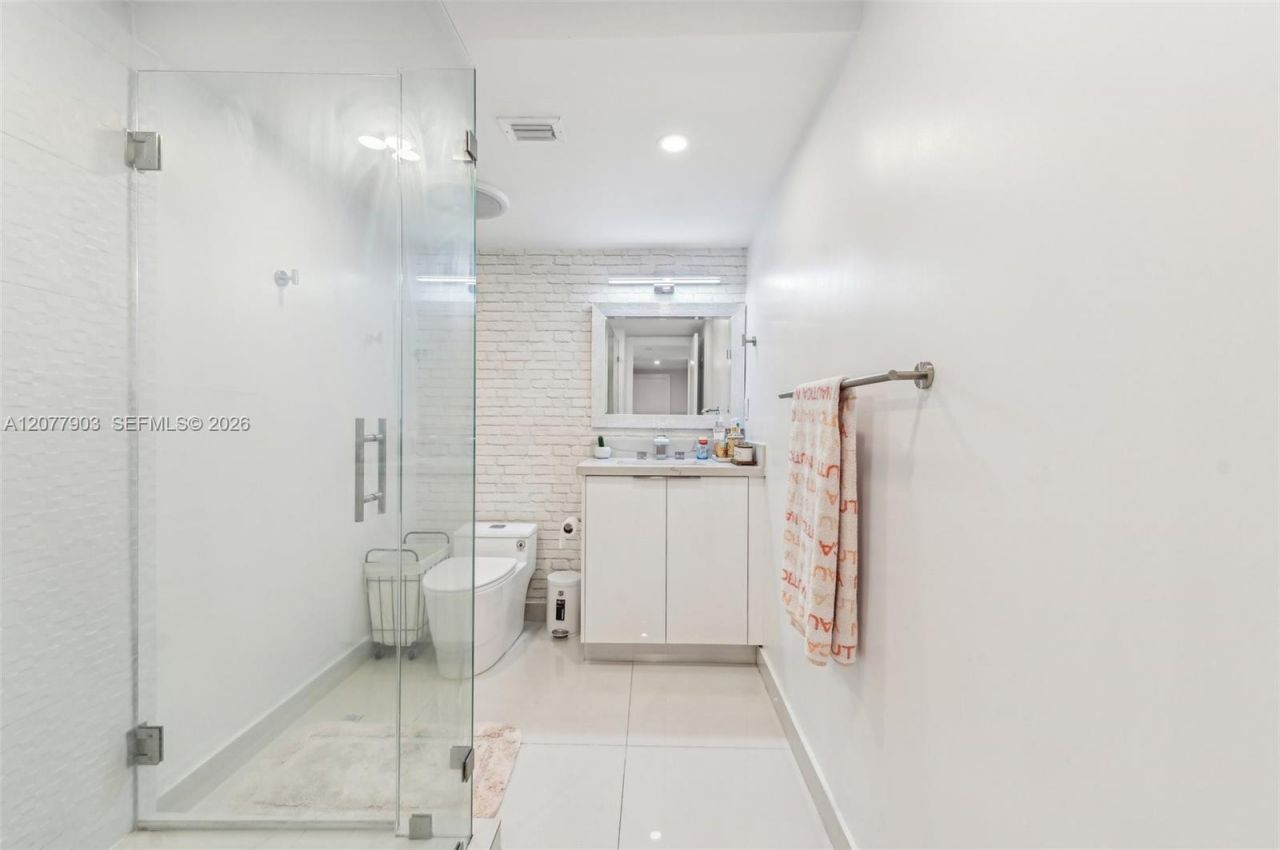 121 Crandon Blvd , Unit 251, Key Biscayne, FL 33149 Photo