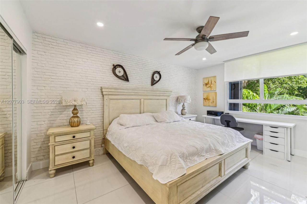 121 Crandon Blvd , Unit 251, Key Biscayne, FL 33149 Photo