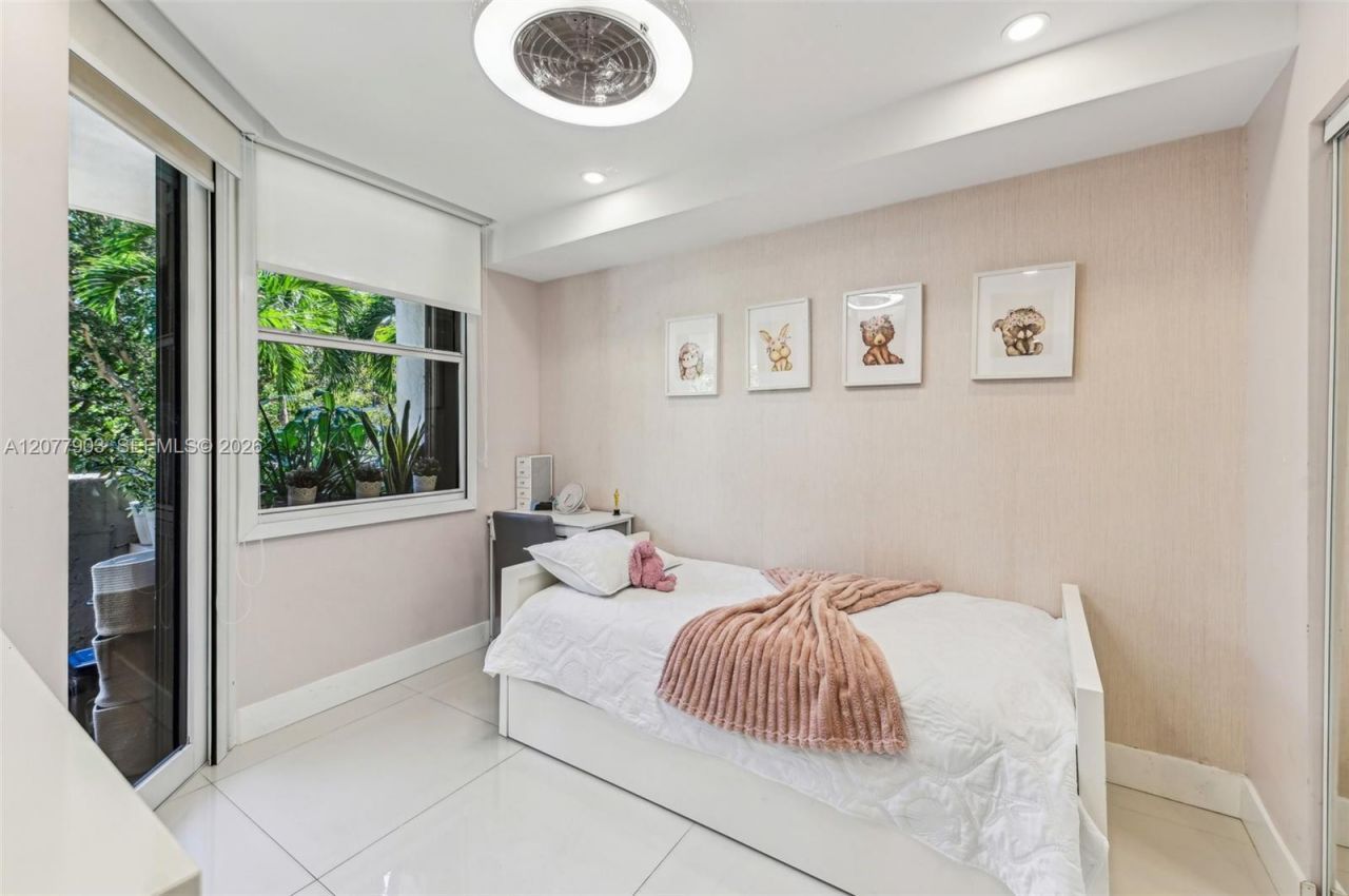 121 Crandon Blvd , Unit 251, Key Biscayne, FL 33149 Photo