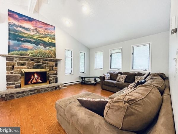 65 LIVINGSTON LANE, GOULDSBORO, PA 18424