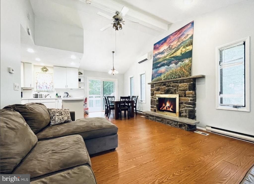 65 LIVINGSTON LANE, GOULDSBORO, PA 18424