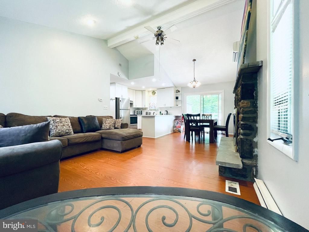 65 LIVINGSTON LANE, GOULDSBORO, PA 18424