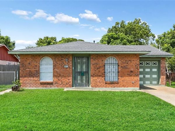 2821 BENNETT Street , New Orleans, LA 70131
