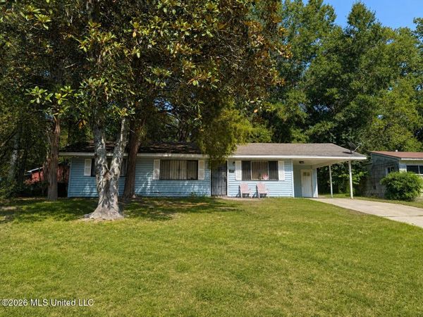 2912 Charleston Drive, Jackson, MS 39212