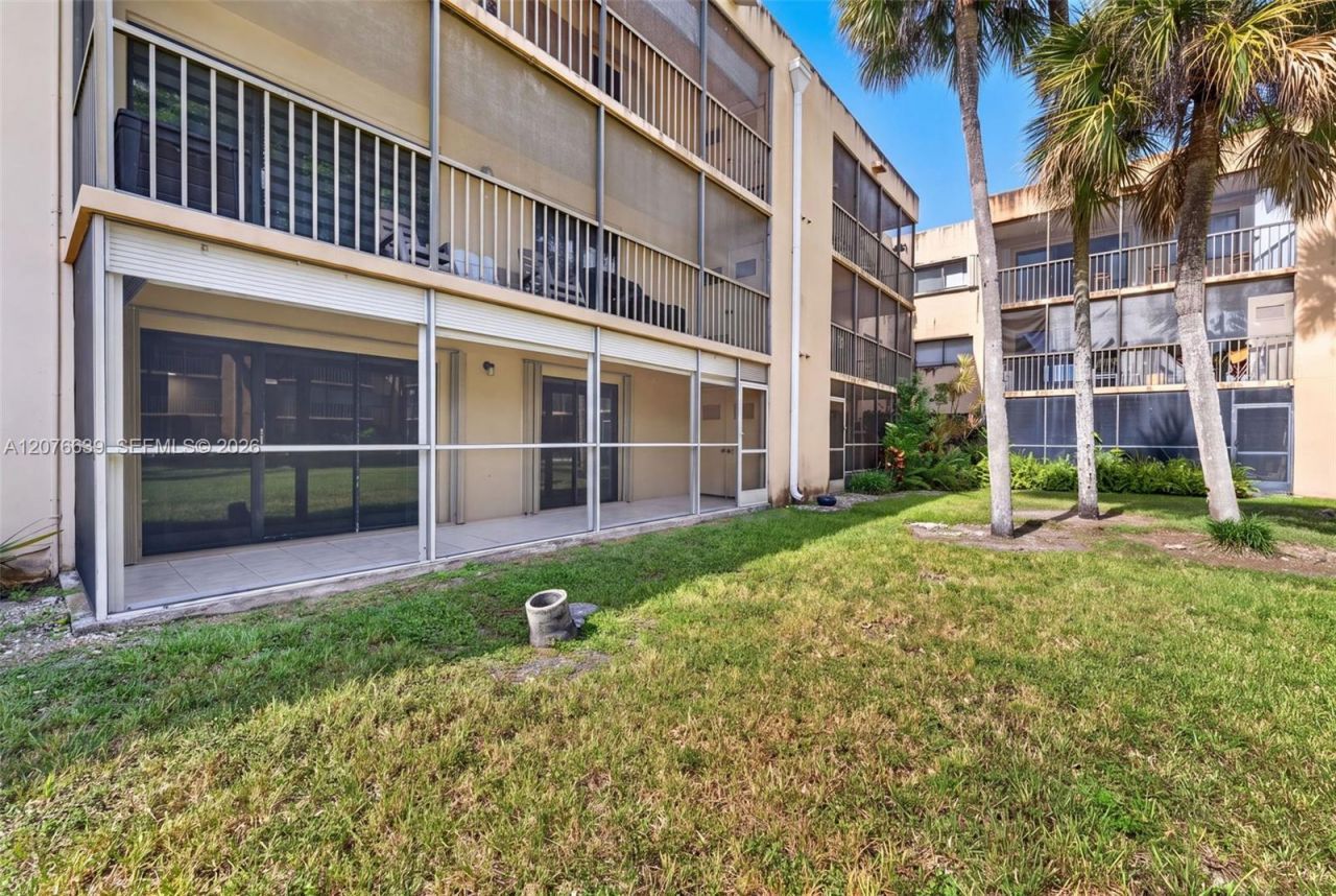 8415 SW 107th Ave , Unit 143W, Miami, FL 33173 Photo
